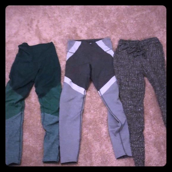 Selling in bundle or each item in $3.00 - Picture 2 of 7